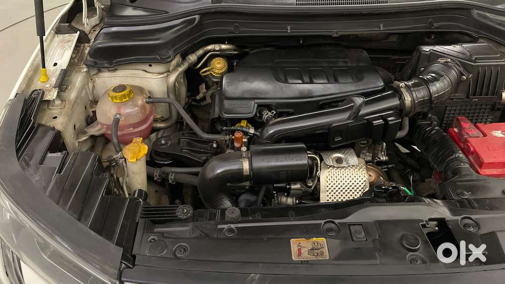 Mahindra Xuv300 W8 Option, 2020, Petrol
