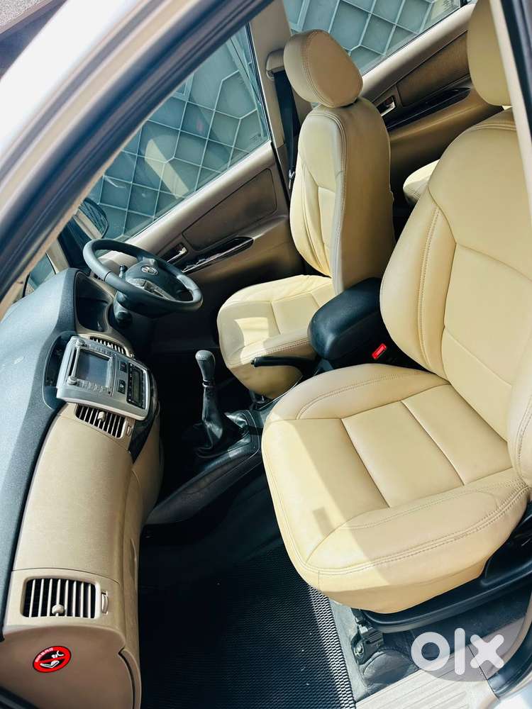 Toyota Innova 2.5 Vx 8 Seater Bs Iv, 2015, Diesel