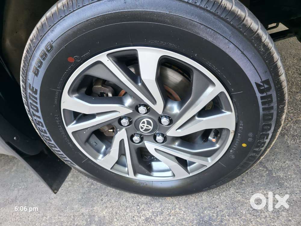 Toyota Innova Crysta [2020-ongoing] 2.7 Gx At 7 Str, 2021, Petrol