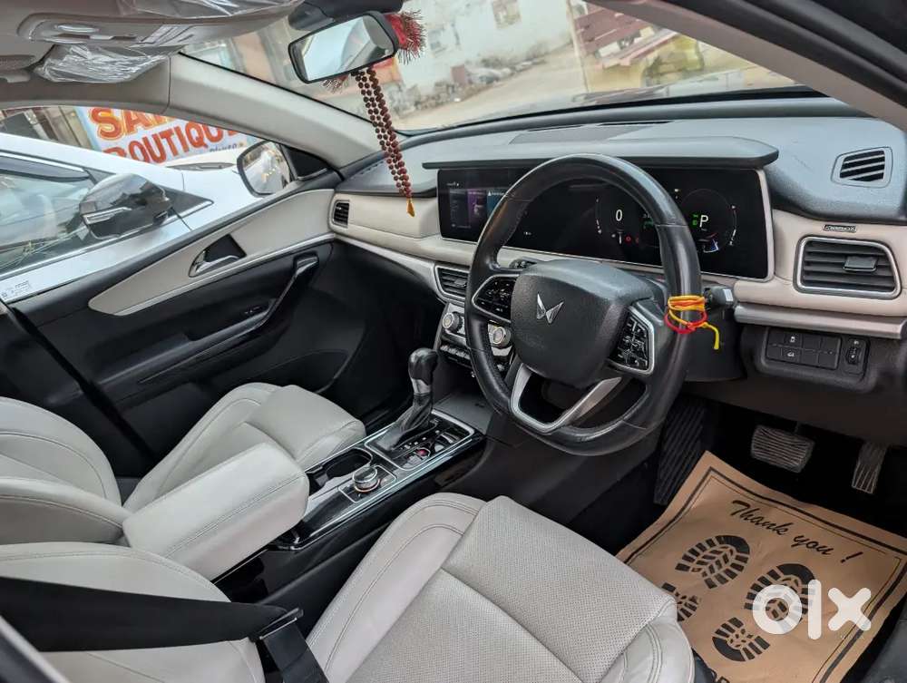 Mahindra Xuv700 2022 Diesel Well Maintained