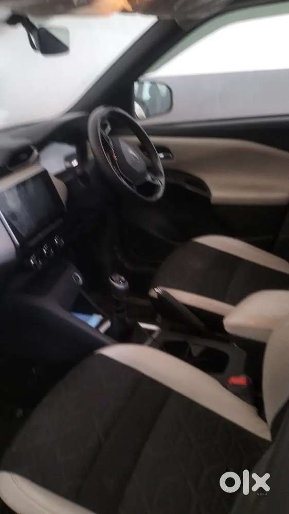 Nissan Magnite 2025 Petrol Well Maintained