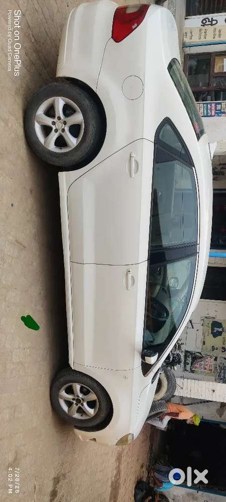 Skoda Rapid Elegance 2012