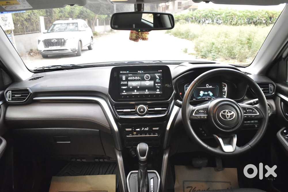 Toyota Urban Cruiser Hyryder 1.5 V Hybrid, 2023, Petrol