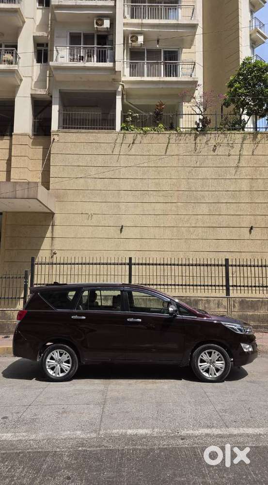 Toyota Innova Crysta 2.8 Zx At 7 Seater, 2016, Diesel