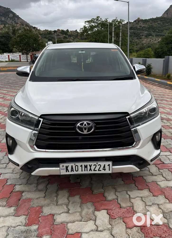 Toyota Innova Crysta 2022 Variant