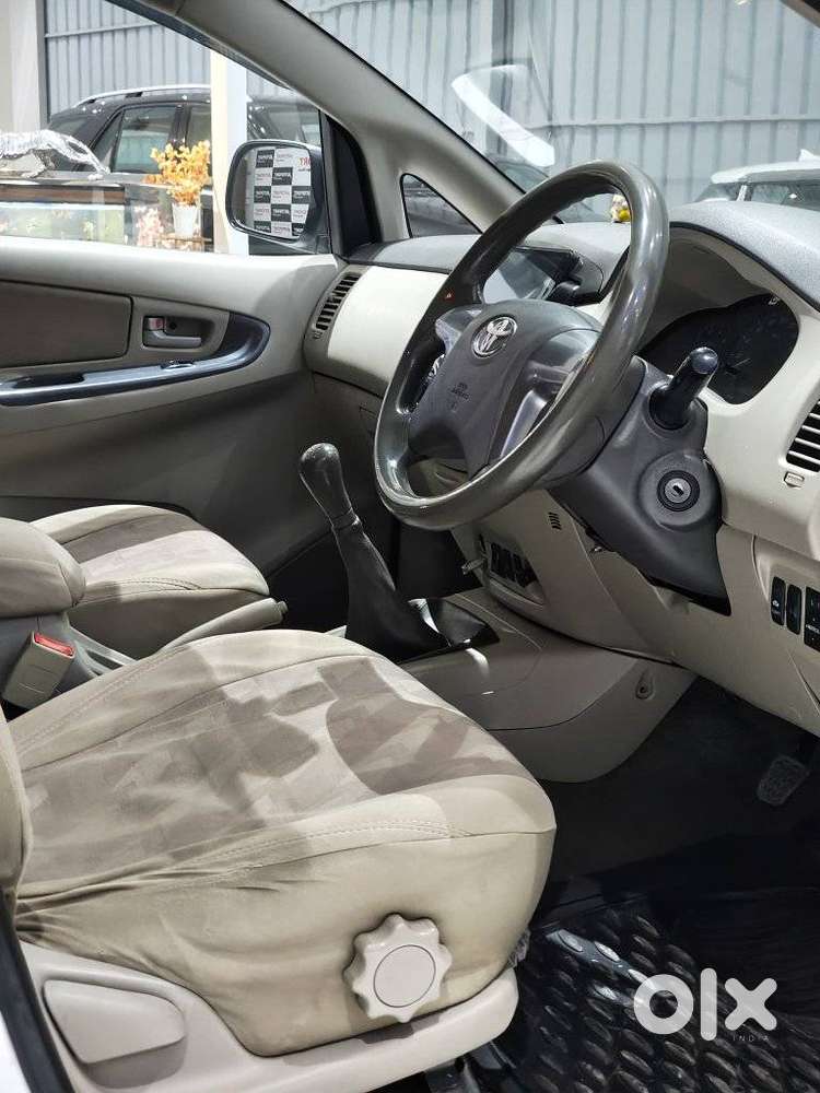 Toyota Innova 2.5 G (diesel) 7 Seater Bs Iv, 2015, Diesel