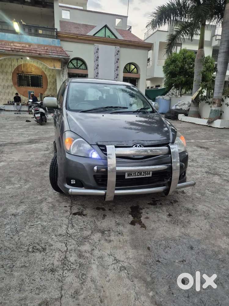 Toyota Innova 2010