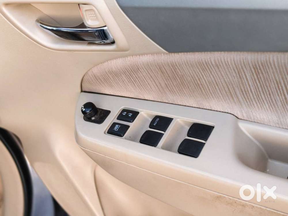 Maruti Suzuki Ertiga Vxi Abs Bs Iv, 2013, Petrol