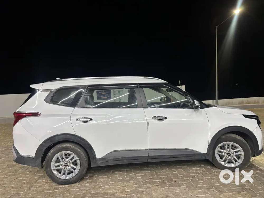 Kia Carens Diesel - शोरूम कंडीशन  सिंगल हैंड ड्रिवन  फर्स्ट ओनर!*