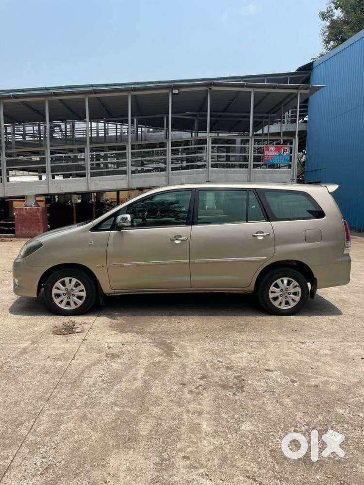 Toyota Innova 2004-2011 2.5 V Diesel 7-seater, 2010, Diesel