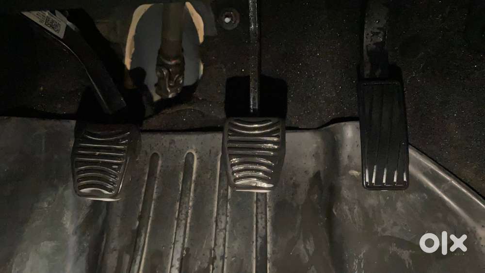 Mahindra Xuv700 2.0 Ax 5 Petrol Mt 7 Str, 2022, Petrol