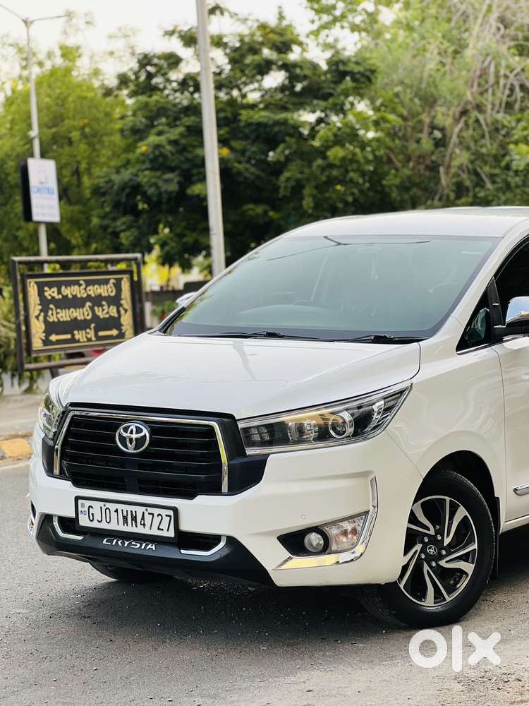 Toyota Innova Crysta 2.4 V 8 Str, 2023, Diesel