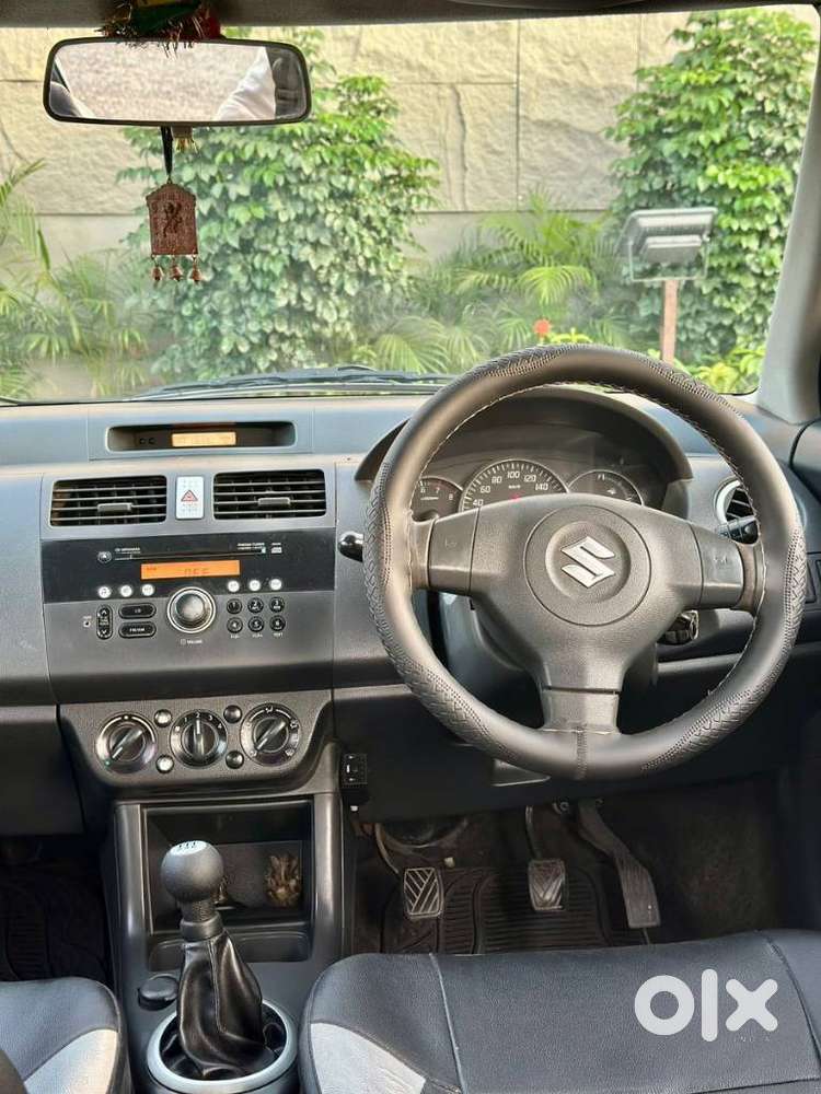 Maruti Suzuki Dzire Vxi Ags, 2010, Cng & Hybrids