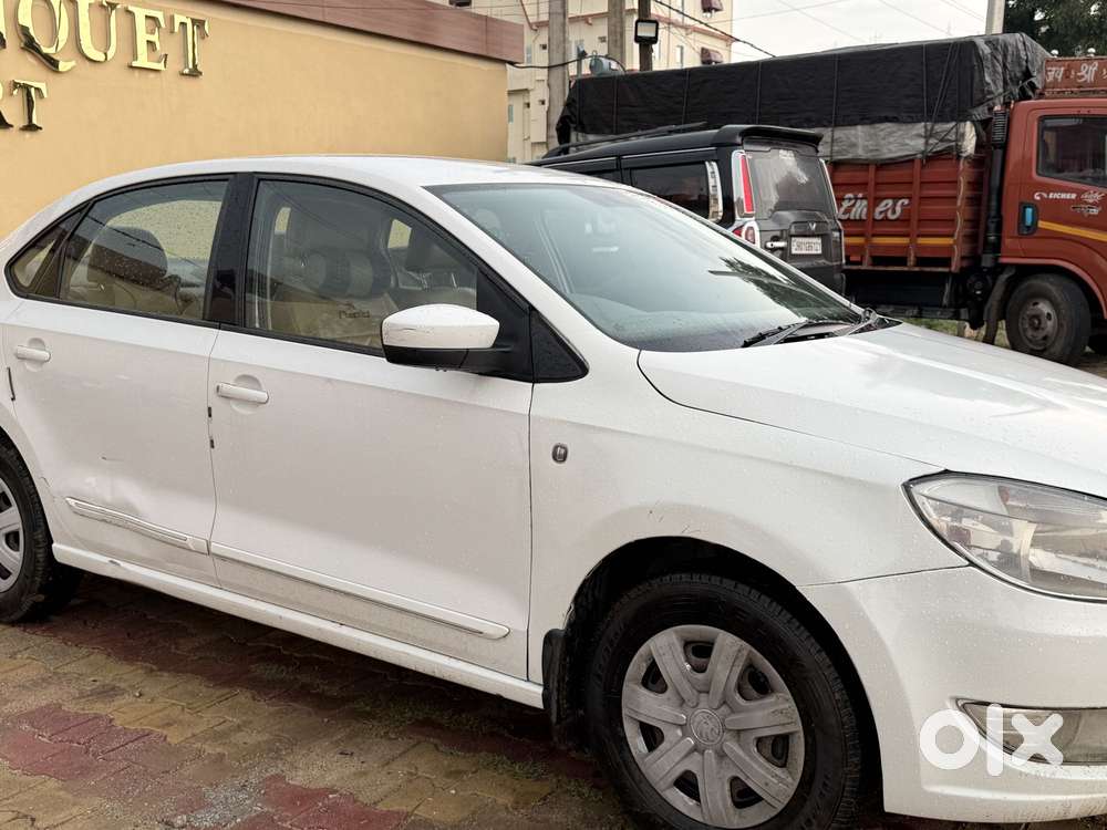 Skoda Rapid 1.6 Mpi Ambition, 2014, Petrol