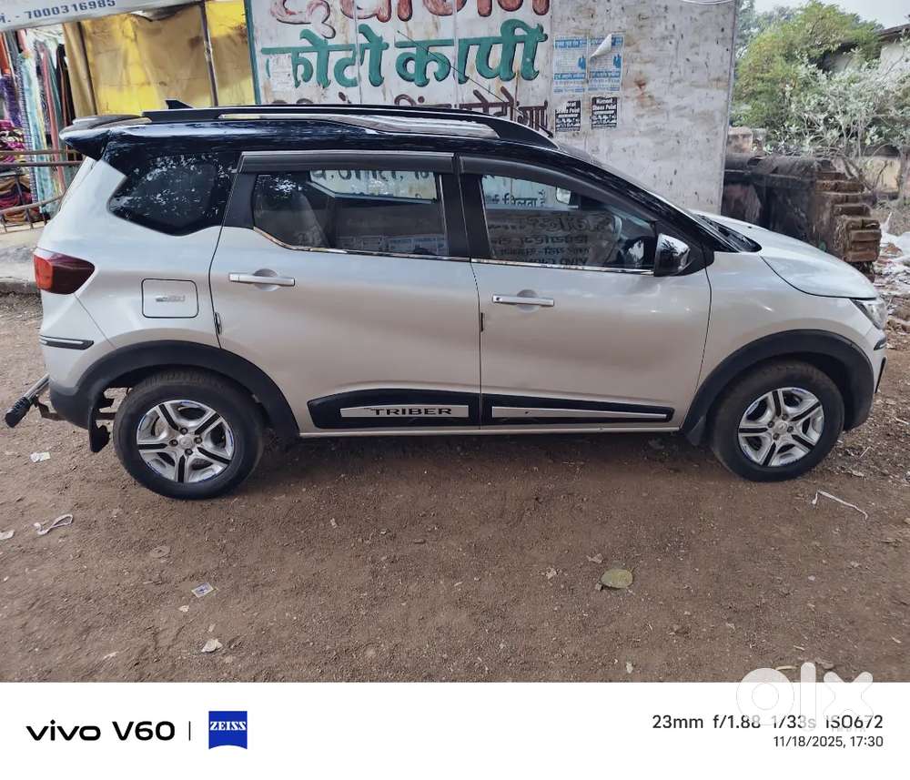 चारों टायर न्यू है बैटरी भी न्यू Led हैडलाइट ब्रांडेड