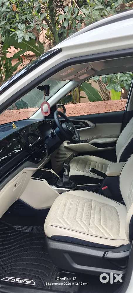 Kia Carens 1.5 Luxury Plus 2024