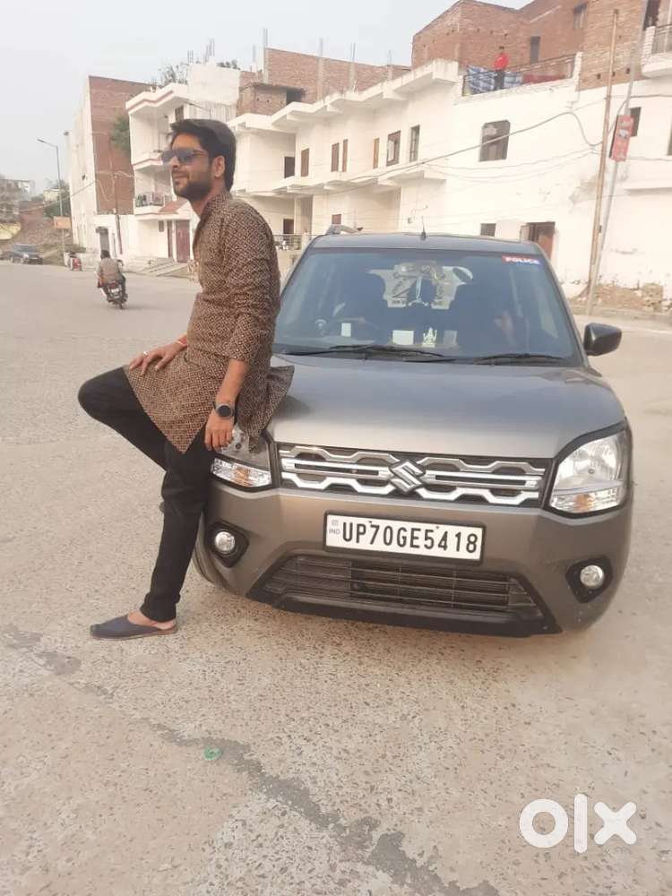 कार एकदम नई है और Full वारिन्ट मे है