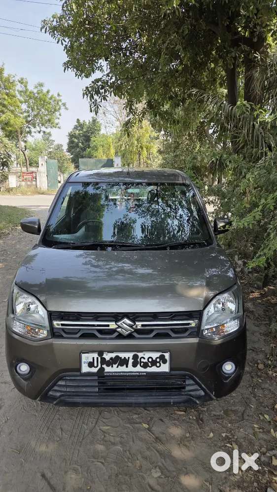 अच्छी है फर्स्ट ओनर है गुड कंडीशन