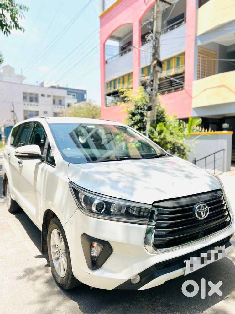 Toyota Innova Crysta 2.4 V 8 Str, 2016, Diesel
