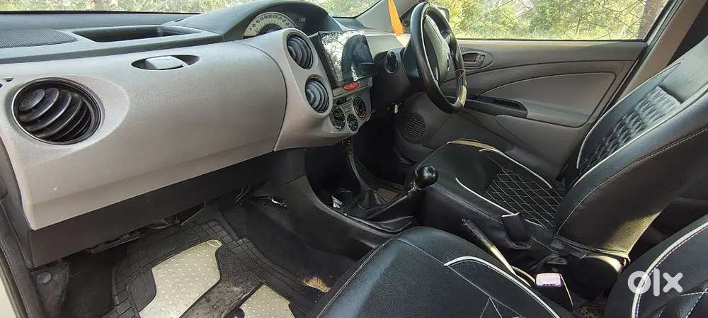 Toyota Etios Liva 2011 Petrol