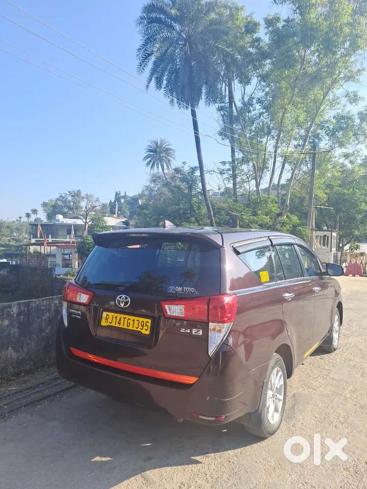 Toyota Innova Crysta 2.4 Z 2017