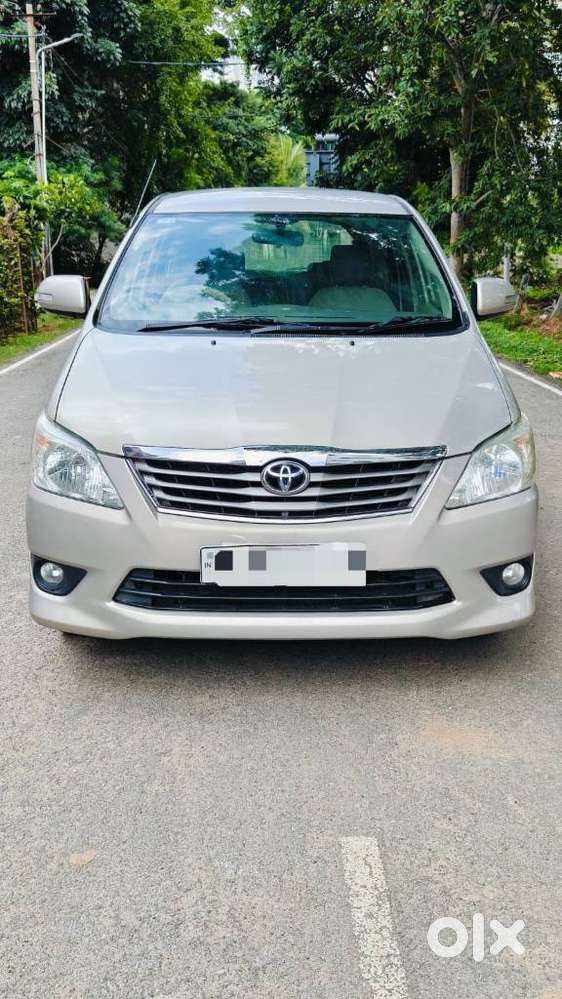 Toyota Innova 2.5 V Diesel 8-seater, 2012, Diesel