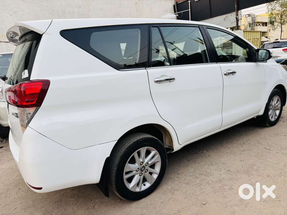 Toyota Innova Crysta 2.4 V 8 Str, 2017, Diesel