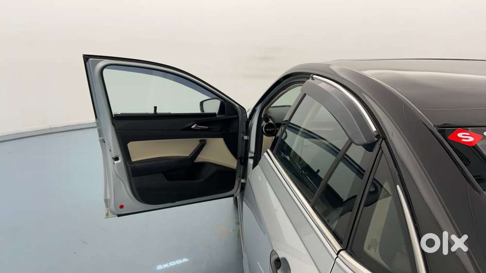 Skoda Slavia Style 1.0l Tsi Mt, 2022, Petrol