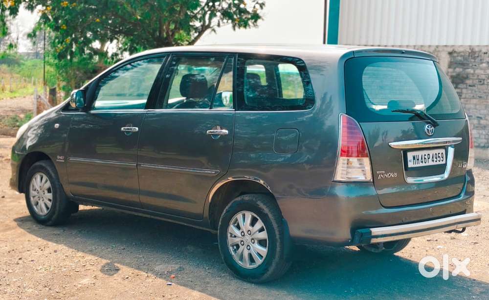Toyota Innova 2.5 Vx 8 Seater Bs Iv, 2012, Diesel