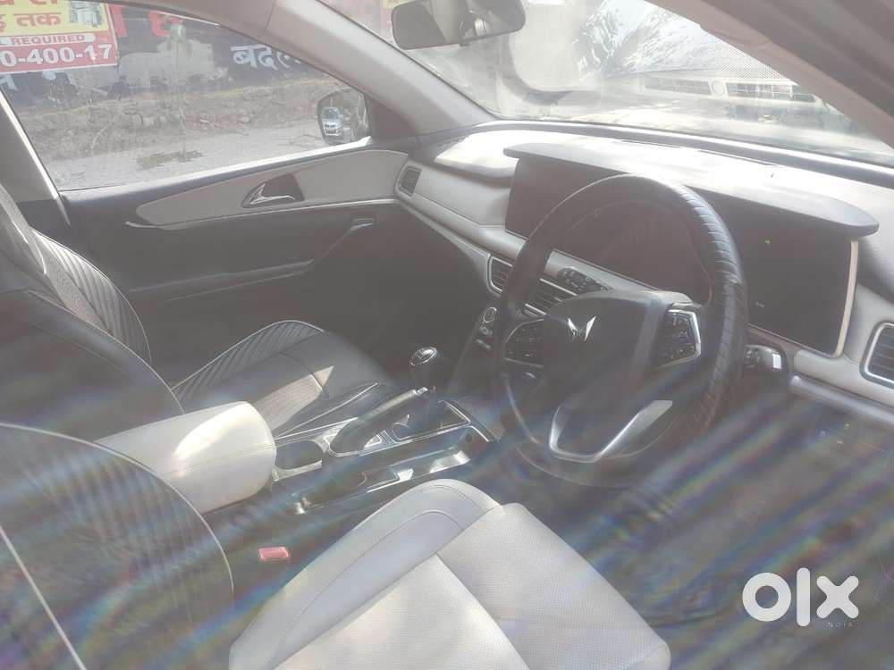 Mahindra Xuv700 2.2 Ax 7 Diesel Mt Luxury Pack Str, 2022, Diesel