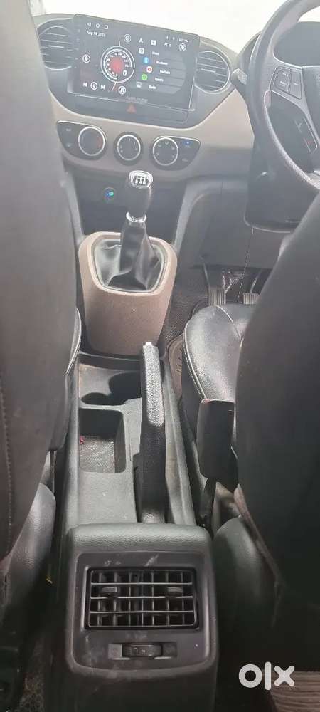 Hyundai Grand I10 Sportz Petrol 2017 For Urgent Sales