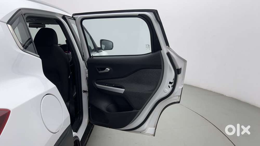 Nissan Magnite 1.0 Xv Turbo Cvt, 2022, Petrol