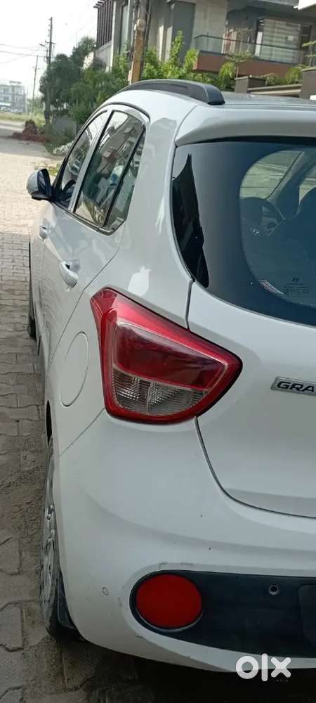 Hyundai Grand I10 2018 Sportz White Colour