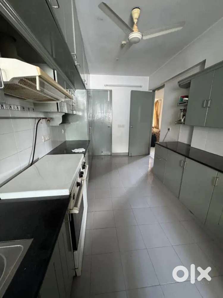 3bhk fully furnishd flat for rent kowdiar near nirmala bhavan school