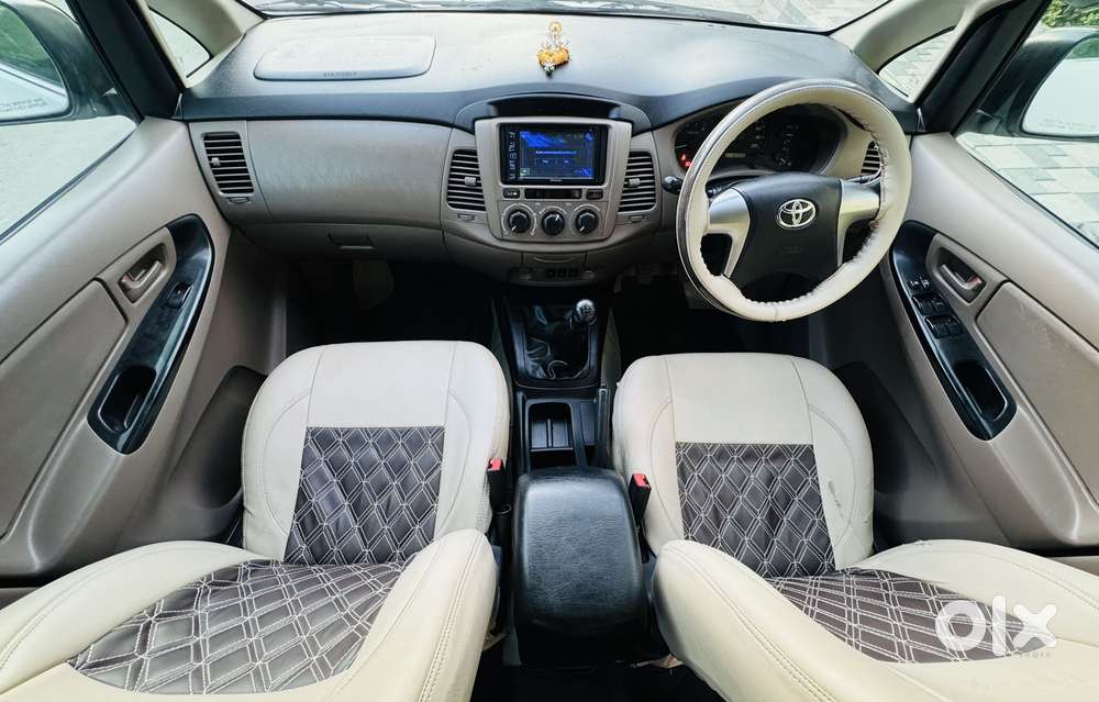 Toyota Innova 2.5 G (diesel) 8 Seater, 2015, Diesel