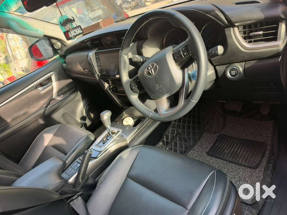 Toyota Fortuner Petrol 2022