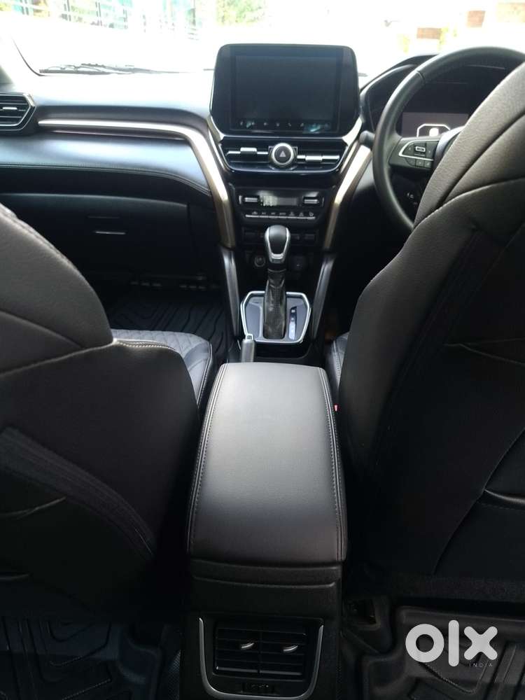 Maruti Suzuki Grand Vitara 1.5 Alpha Plus Intelligent Hybrid Ecvt, 2..