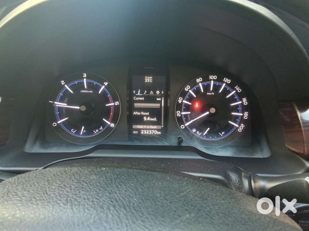 Toyota Innova Crysta 2.4 V 7 Str, 2017, Diesel