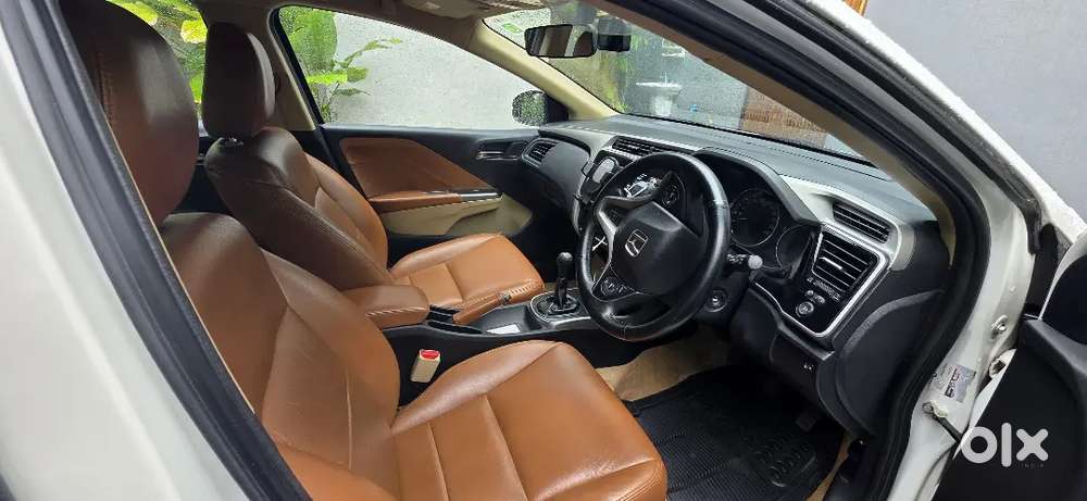 Honda City 2016 Petrol V 98k Km Excellent Condition & Leather Seats