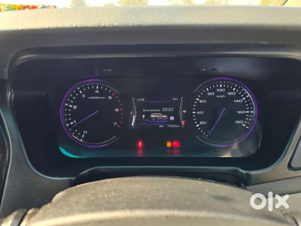 Mahindra Marazzo M6, 2019, Diesel