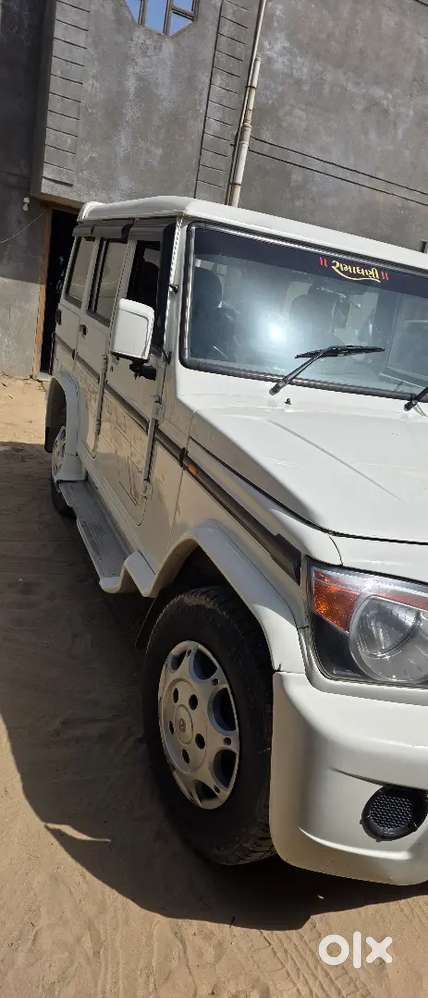 Mahindra Bolero Neo 2015
