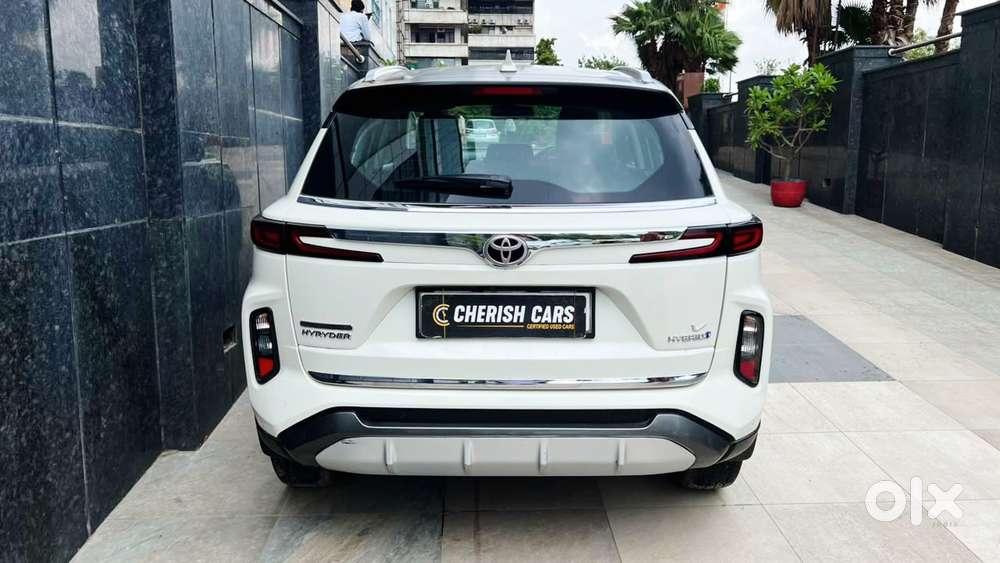 Toyota Urban Cruiser Hyryder 1.5 V Hybrid, 2023, Cng & Hybrids