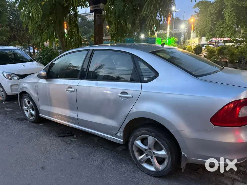 Skoda Rapid Elegance 2012