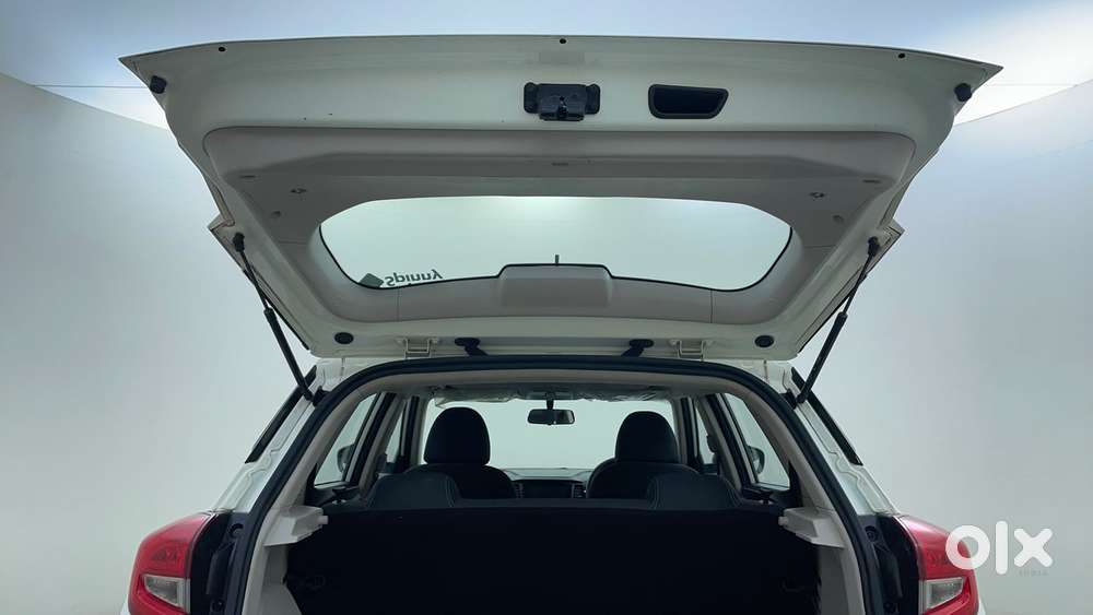 Mahindra Xuv300 1.2 W6 Amt Petrol, 2022, Petrol