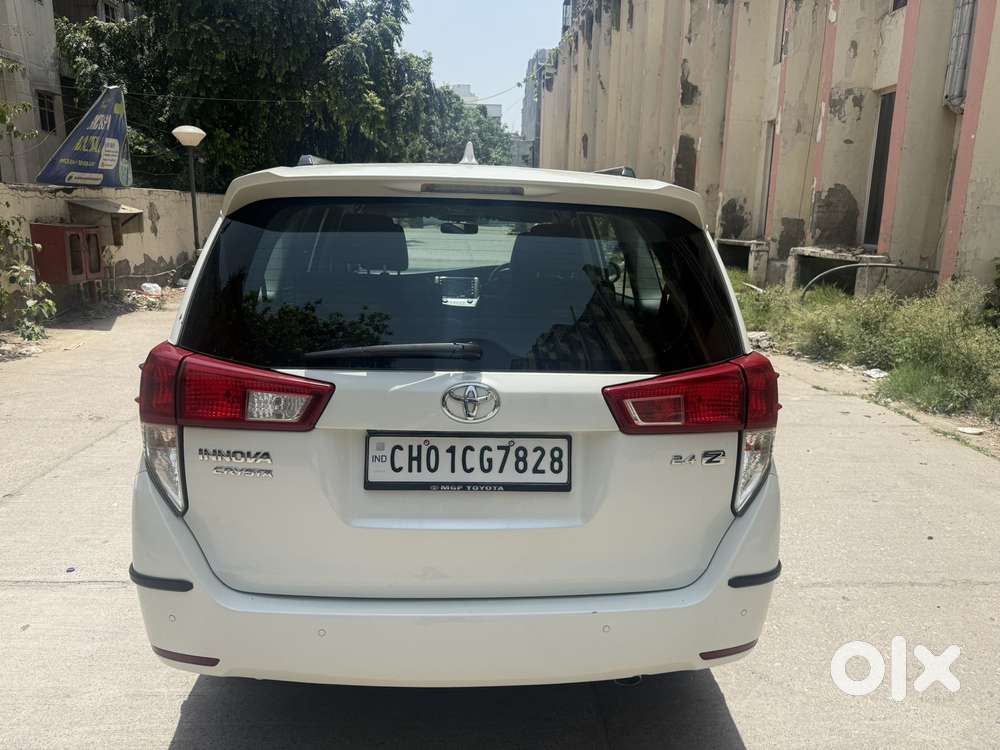 Toyota Innova Crysta [2020-ongoing] 2.4 Zx At 7 Str, 2022, Diesel