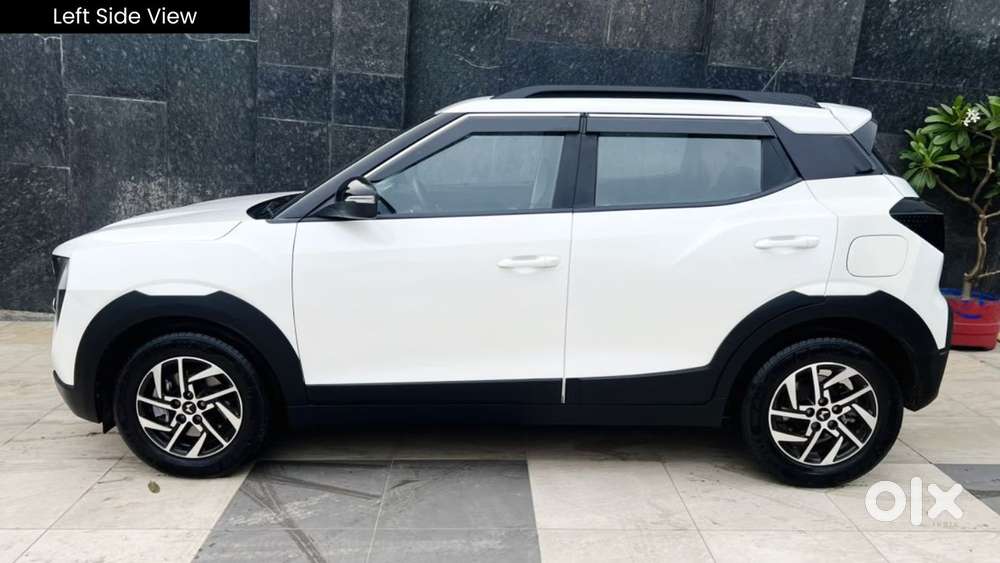 Mahindra Xuv 3xo Ax5 Pm Mt, 2024, Petrol