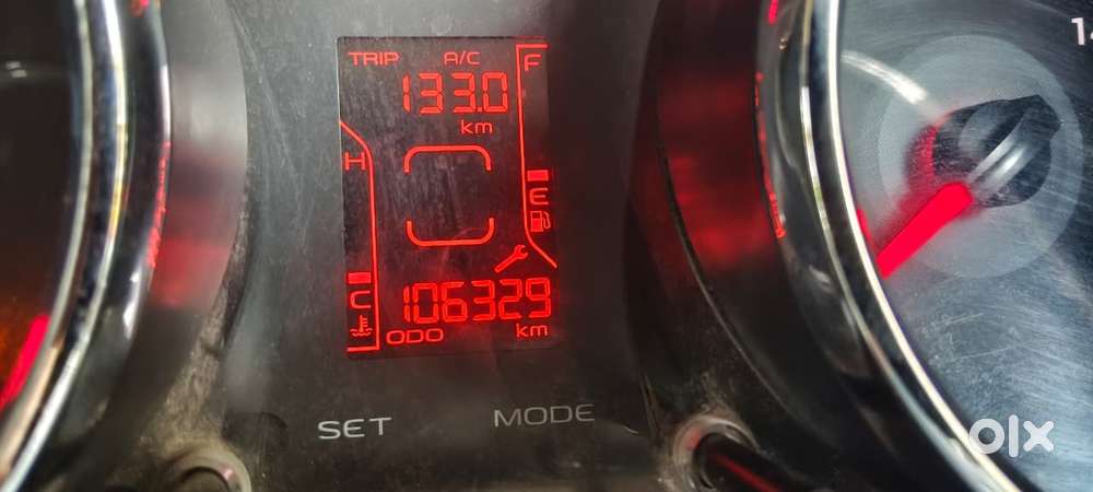 Mahindra Tuv 300 T8, 2017, Diesel