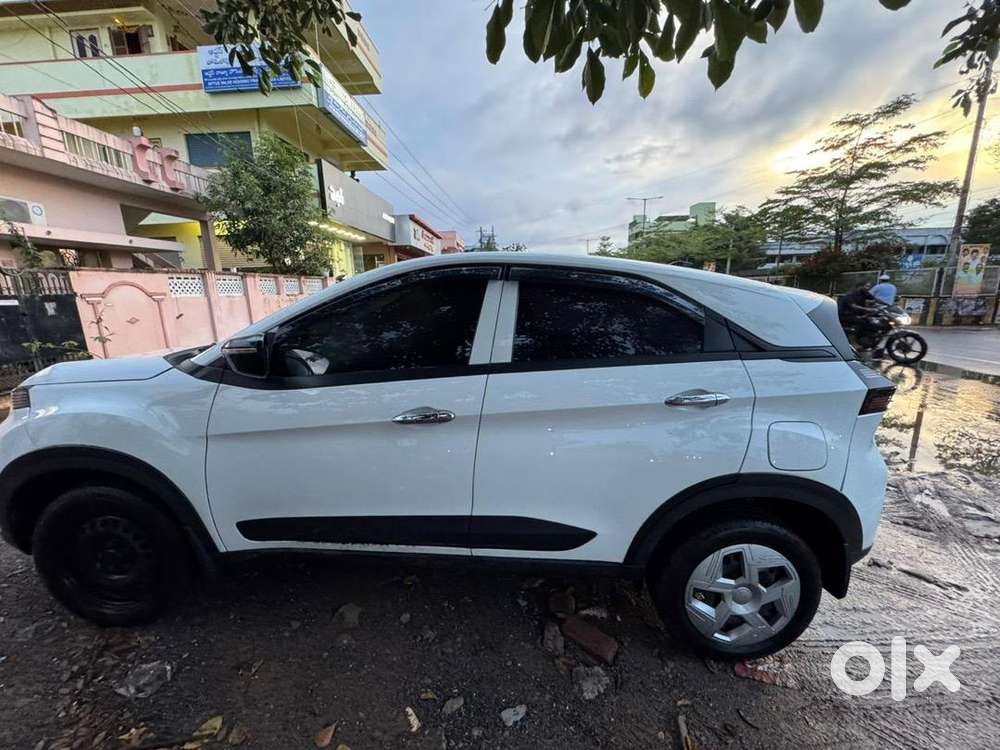 Tata Nexon Petrol Well Maintained