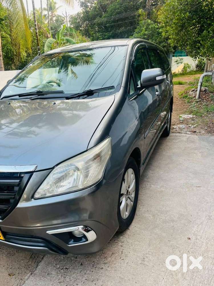 Toyota Innova 2.5 Vx 8 Seater Bs Iv, 2012, Diesel