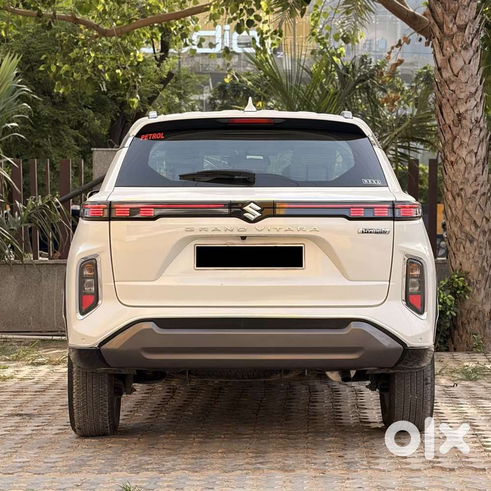 Maruti Suzuki Grand Vitara 1.5 Alpha Plus Intelligent Hybrid Ecvt, 2..